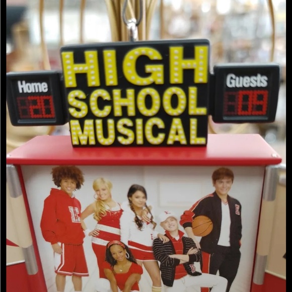 Disney’s High School Musical Hallmark Keepsake - Picture 5 of 10